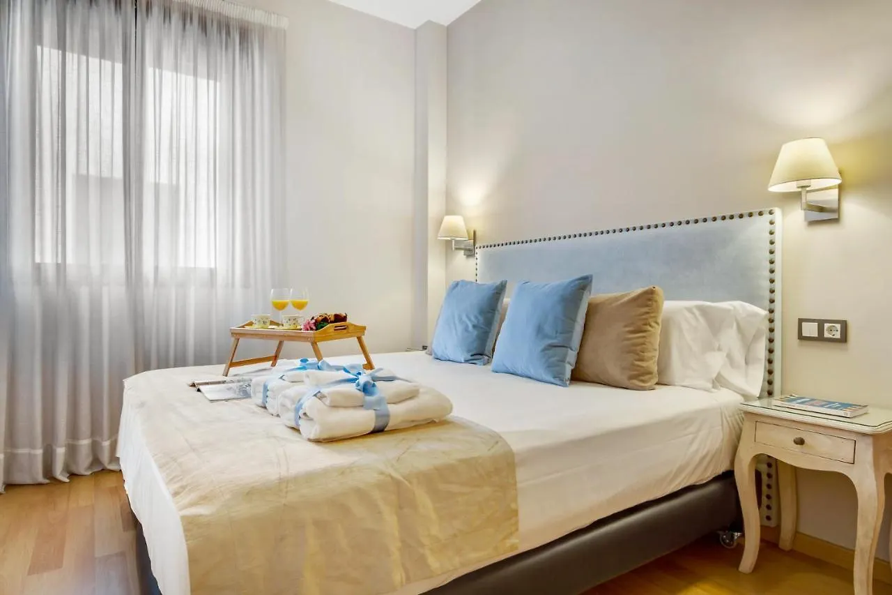 -Malagasunapts-City Centre Terrace Pool Parking Malaga